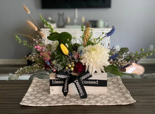 Easter Long & Low Centerpiece image 0