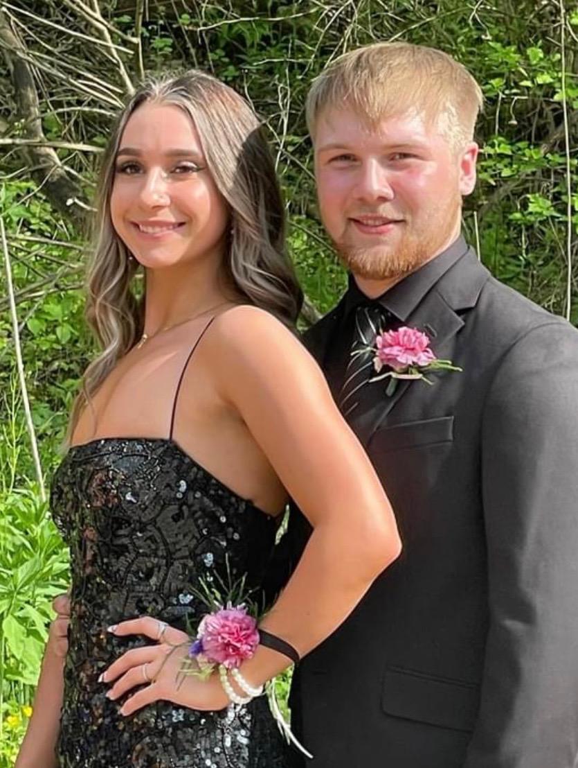 Classic Boutonniere - Corsage Combo image 1
